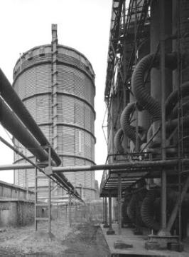 Industriedenkmal Kokerei Hansa: Blick zum Gasometer - Kokereibetrieb 1928-1992, ab 1998 unter Denkmalschutz