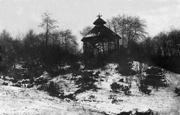 Winterlicher Stadtgarten mit Blick auf einen Unterstand, um 1914?