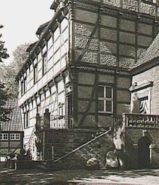 Haus Wittringen, Vorburg von der Hofseite, seit 1928 Sitz des Heimatmuseums