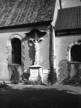 Grabdenkmal der Amalia Fürstin von Gallitzin aus dem Jahre 1806 an der St. Agatha-Kirche, Aufnahme um 1940?