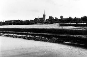 Dorfansicht mit St. Sebastian-Kirche vom Dortmund-Ems-Kanal aus, um 1920?
