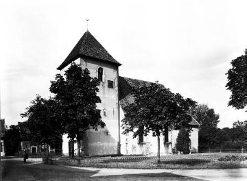St. Agatha-Kirche, Romanik: Seitenansicht mit Kirchplatz, um 1920?