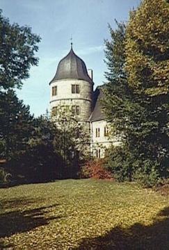 Blick zu einem Eckturm der Wewelsburg