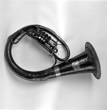 Kontrabasstuba ("Helikon") aus der Musik-Instrumenten-Fabrik Johann Michl & Sohn, Graslitz in Böhmen, Herstellungsjahr um 1920