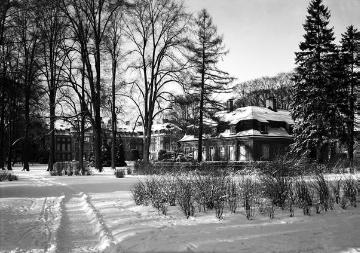 Das Residenzschloss: Kavalierhäuschen im verschneiten Schlosspark, um 1940?