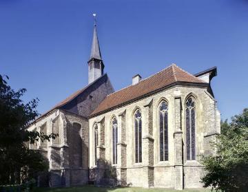 Ev. Apostel-Kirche, Chorseite: Gotische Hallenkirche, erbaut um 1280, erweitert 1654, ehem. Minoritenkirche St. Katharina (Neubrückenstraße)