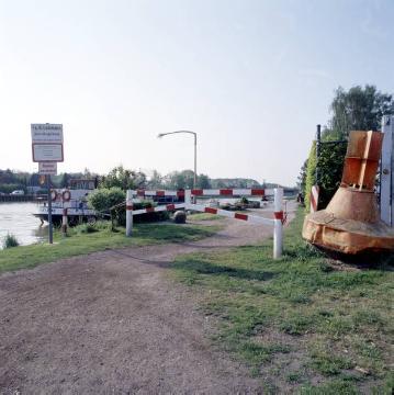 Dortmund-Ems-Kanal, Westufer Höhe Sportboothafen und Schiffsausstatter Lohmann