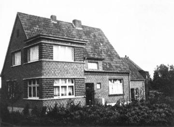 Spinnweberei F. A. Kümpers KG, gegr. 1886, Wohnungsfürsorge: Eigenheim eines Werksangehörigen, erbaut mit Hilfe eines Firmenkredits