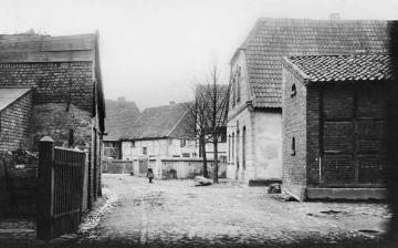 Ortsmitte Datteln-Ahsen, Lippestraße und Reppenort nach Westen, um 1915? Historische Vergleichsaufnahme siehe Bild 08_20