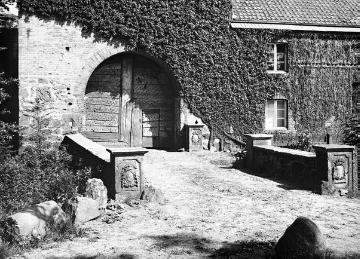 Ehemaliges Wasserschloss Haus Sythen: Tor der Vorburg, um 1930?