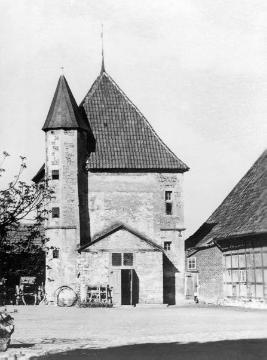 Haus Groß-Schonebeck, Gerichtshaus - ehemals bedeutende Wasserburg an der Stever, erbaut im 13. Jh.