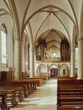 Pfarr- und Propsteikirche St. Clemens, Kirchenschiff Richtung Orgel - Hallenkirche, erbaut 1522-1526