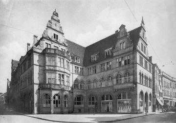 Gebäude der Städtischen Sparkasse an der Ludgeristraße/Ecke Klemensstraße (Architekt: A. Hensen)