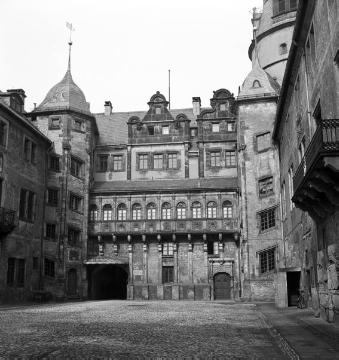Fürstliches Residenzschloss: Hoffront des Eingangsflügels mit Treppenturm