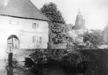 Schloss Westerwinkel nahe Herbern: Torhaus mit Gräftenbrücke