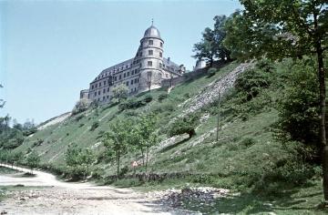 Die Wewelsburg vom Almetal aus gesehen, erbaut um 1604, heute Museum und Jugendherberge