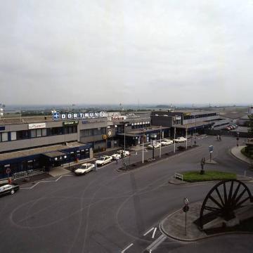Flughafen Dortmund-Wickede, Blick auf das alte Terminalgebäude