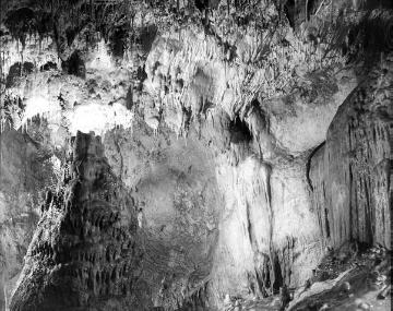 Dechenhöhle bei Letmathe-Dröschede: In der "Königshalle"