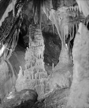 Blick in die Attendorner Tropfsteinhöhle (Atta-Höhle), entdeckt 1907, Naturdenkmal