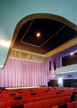Filmtheater Apollo, erbaut 1937: Blick in den Vorführsaal - Schließung des Kinos 10/2000, Baudenkmal (Königstraße)