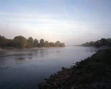 Die Weser im Morgennebel, Blick Richtung Minden-Nord