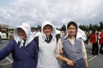 Festzug 850-Jahrfeier Nordwalde 2001: Landfrauen in historischer Arbeitstracht