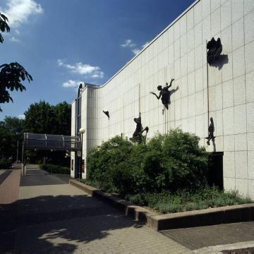 Das Schauspielhaus, Eingangsfront, erbaut Anfang der 60er Jahre (Hiltropwall 15)