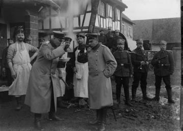 Erster Weltkrieg, Elsass: Feldküche des Landsturm Inf. Batl. Siegen in Oberschaeffolsheim