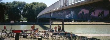 Freizeitrevier Dortmund-Ems-Kanal: Badegäste an der Prozessionswegbrücke, Ostufer