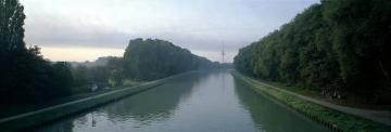 Grünrevier Dortmund-Ems-Kanal: Abschnitt mit beidseitiger Uferallee Höhe Prozessionsweg-Brücke, Blick nach Süden
