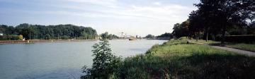 Dortmund-Ems-Kanal: Schiffsverkehr Richtung Schleuse Münster, Ansicht mit Ostufer nach Norden