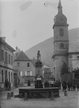 Ortsimpressionen, Westfront 1914-1918: Marktplatz in Sankt Kreuz im Lebertal (frz. Sainte-Croix-aux-Mines, Flusstal der Lièpvrette), Elsass