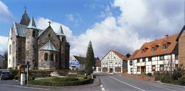 Ortsteil Opherdicke mit ev. Pfarrkirche, romanische Basilika, erbaut um 1220-1250