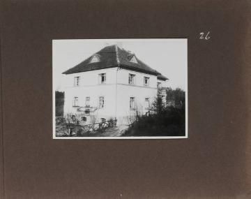 Jugendherberge? In: Fotoalbum "Verband für Deutsche Jugendherbergen - Bilder aus dem Jugendherbergswerk" (Einband), ohne Angaben, undatiert, geschätzt 1930er Jahre