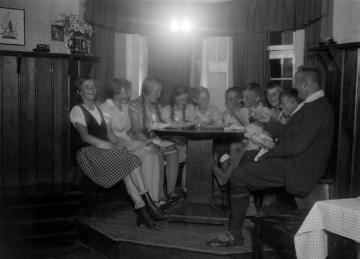 Jugendgruppe in einer Jugendherberge, um 1930?