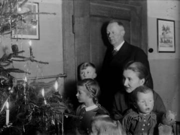 Weihnachten bei Familie Richard und Elisabeth Schirrmann, undatiert, ohne Ort, um 1936?