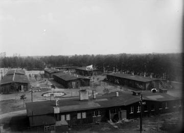 Kinderdorf Staumühle, Erholungslager für Schüler aus dem Ruhrgebiet, gegr. 1925 durch Richard Schirrmann auf einem ehemaligen Militärgelände in der Senne, undatiert