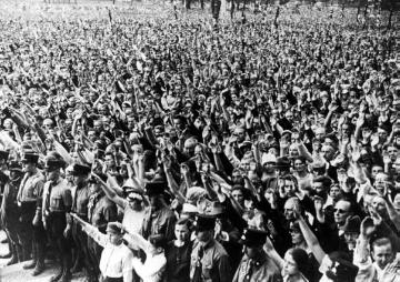 Nationalsozialismus: Wahlkampfveranstaltung der NSDAP mit Hitler im Berliner Lustgarten am 4.4.1932