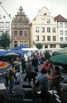 Trödelmarkt auf dem "Warendorfer Fettmarkt"  - eingerichtet im 17. Jh. als  Schlachtviehmarkt vor der Wintersaison
