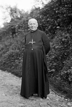 Dr. Joseph Schäfer, Gesellschaftsleben: Spaziergang mit Pater Ravaux im Hohlweg bei Recklinghausen, Juli 1913