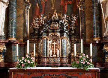 Ehemalige Klosterkirche St. Franziskus, Vreden-Zwillbrock: Drehtabernakel auf der Mensa des barocken Hochaltars 