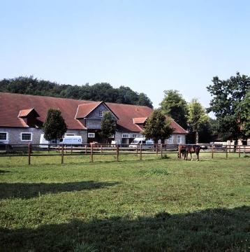 Tierärztliche Klinik Domäne Karthaus in Dülmen-Weddern, eröffnet 1996 im Wirtschaftsgebäude des ehemaligen Kartäuserklosters Marienburg, Weddern 16c