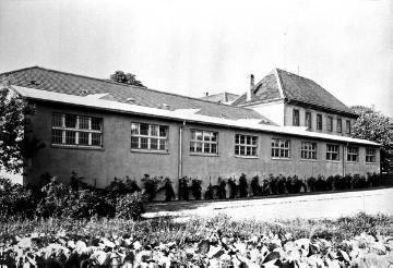 Provinzial-Landarmen- und Arbeitshaus, 1938: Webereigebäude nach einer baulicher Erweiterung. 
