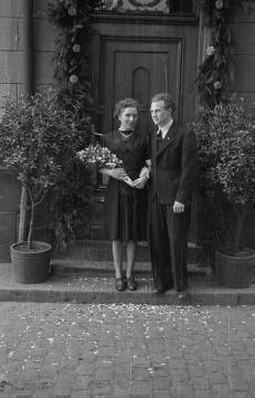 Friseur Haverbeck und Braut, Nottuln, Ende 1940er Jahre