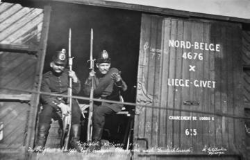 Erster Weltkrieg, Gütersloh 1914: Gefangenentransport mit erbeutetem belgischen Eisenbahnwaggon