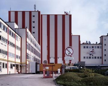 Müller's Mühle - Stammsitz am Stadthafen in Gelsenkirchen-Schalke, traditionsreicher Veredelungsbetrieb für Reis und Hülsenfrüchte (Am Stadthafen 42)