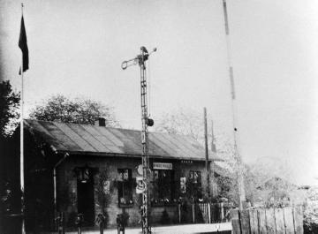 Bahnhof Kinderhaus an der Bahnstrecke nach Gronau, errichtet 1875, stillgelegt 1987, 1990 abmontiert - undatiert, um 1920? (Bildsammlung Heimatmuseum Kinderhaus)