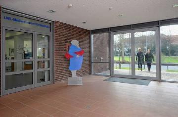 LWL-Medienzentrum für Westfalen, Eingang Fürstenbergstraße 14 - links: Eingang zum Medienverleih