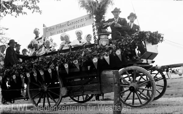 12_343 Slg. Franz Dempewolff: Dorfleben im Schmallenberger Sauerland 1912-1940er Jahre