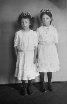 Maria Schulten und Maria Heller, Wormbach, undatiert, um 1928?